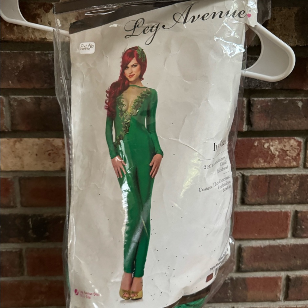 Poison Ivy Costume - Picture 2 of 5